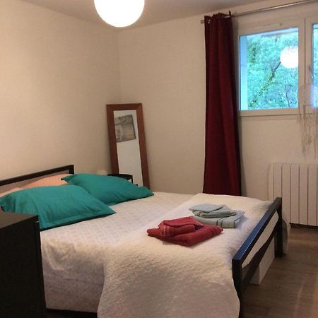 Simplicite Et Confort En Luberon Apartment Menerbes Exterior photo